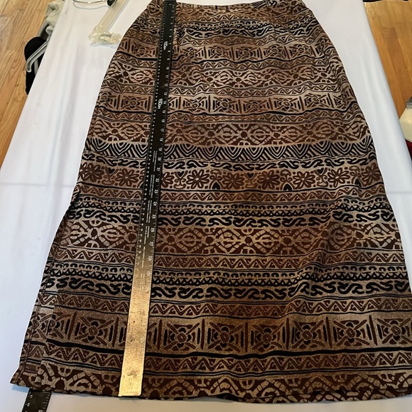 Briggs size medium black brown Aztec print maxi skirt side slit elastic waist - Picture 8 of 16